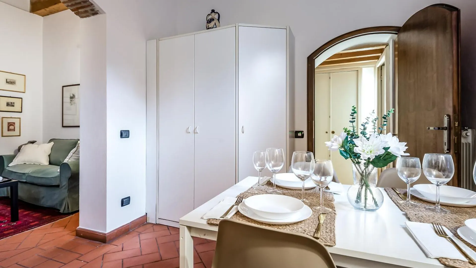 Hostly-Santa Maria Tower Suite-Just By The Tower Pisa 0*,