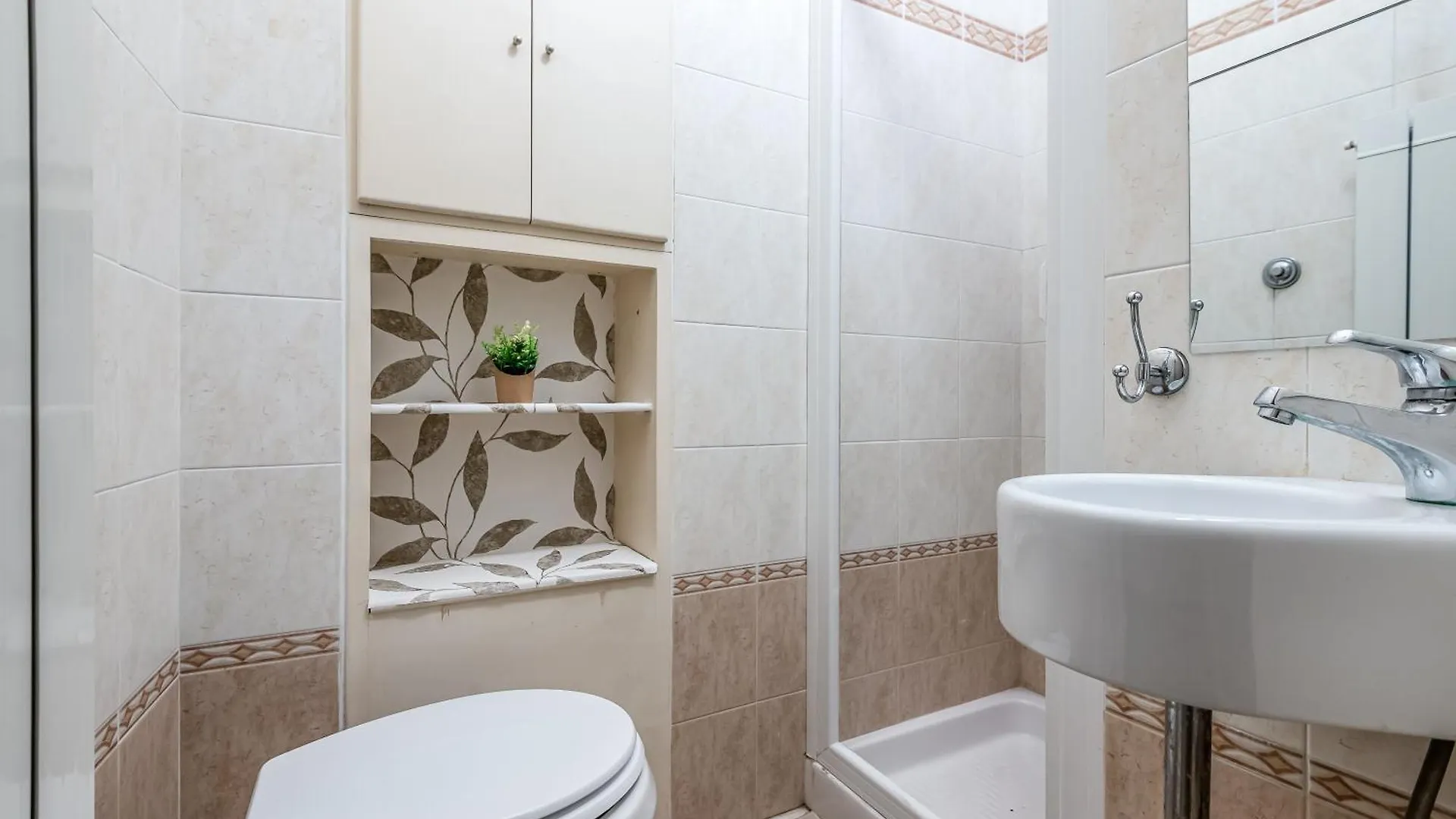 Hostly-Santa Maria Tower Suite-Just By The Tower Pisa Apartment