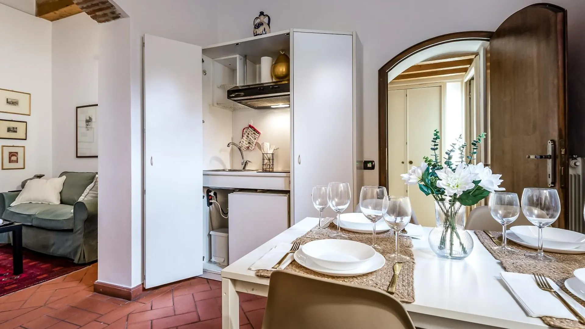 Apartment Hostly-Santa Maria Tower Suite-Just By The Tower Pisa Italy