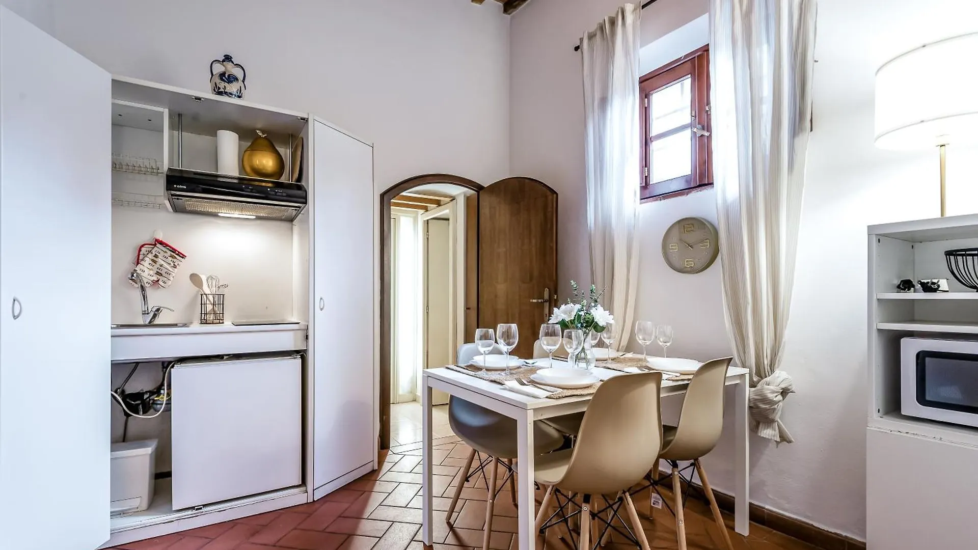 Hostly-Santa Maria Tower Suite-Just By The Tower Pisa Apartment